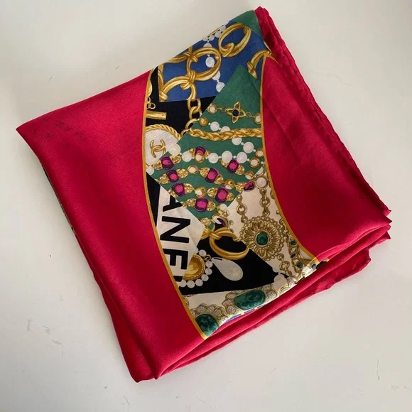 CHANEL Signature CC Jewelry Classic Graphic Design Scarf - Picture 3 of 12